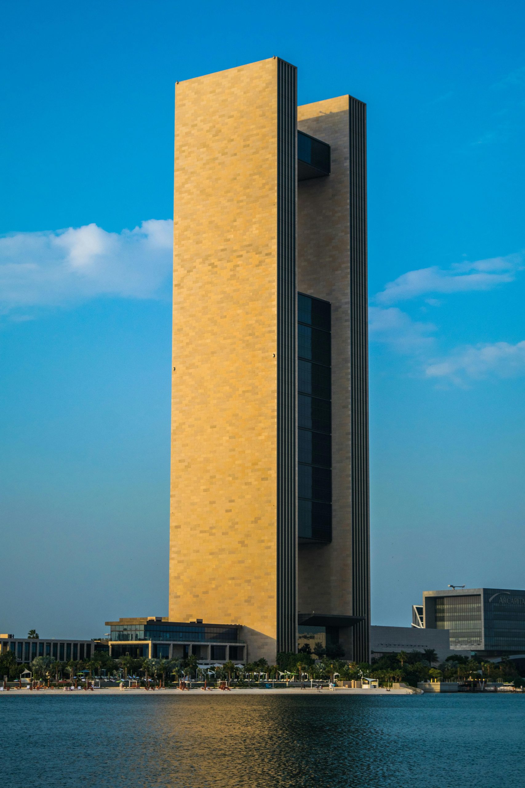 Bill Gates bought Alwaleed Bin Talals stake in the Four Seasons Hotel(Mandalay Bay top floors) post thumbnail image