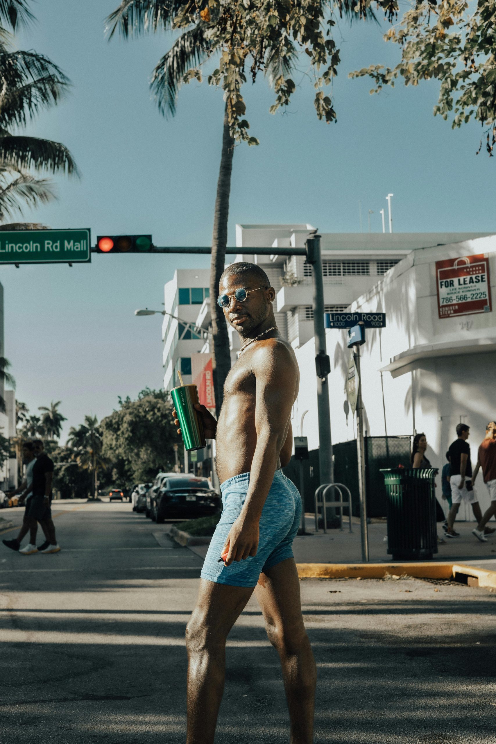 Whatever happened with the aliens at the Miami mall? post thumbnail image